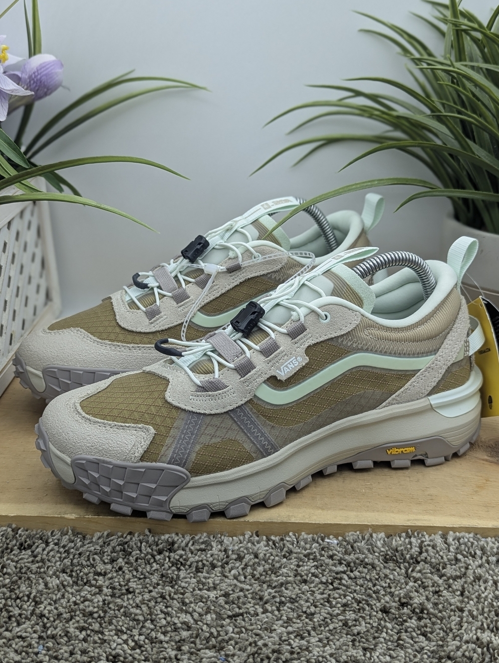 New Vans Crosspass XC MTE Women's Size 9 Coyote Low Hiking Shoes Vibram Sole